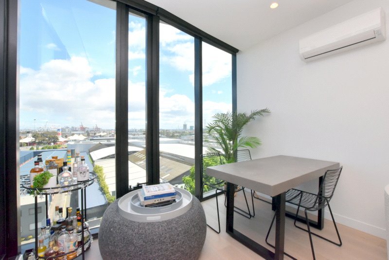 Photo - 504B/320 Plummer Street, Port Melbourne VIC 3207 - Image 2