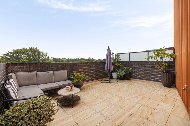 Photo - 505/1 Brightwell Lane, Erskineville NSW 2043 - Image 3