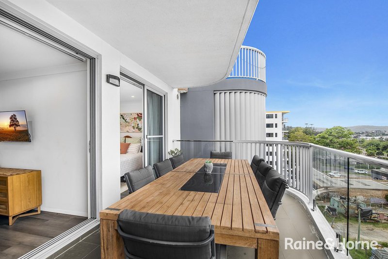 Photo - 505/10 Fielder Street, West Gosford NSW 2250 - Image 9