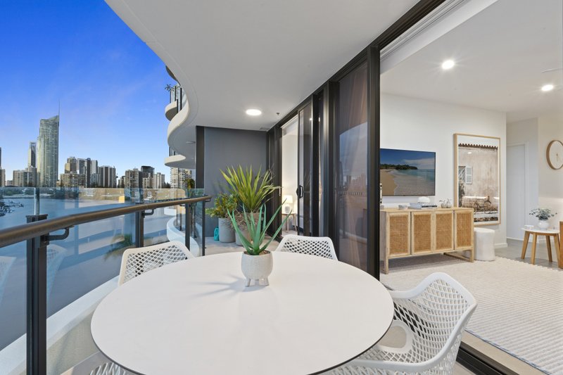 Photo - 505/15-17 Cannes Avenue, Surfers Paradise QLD 4217 - Image 9