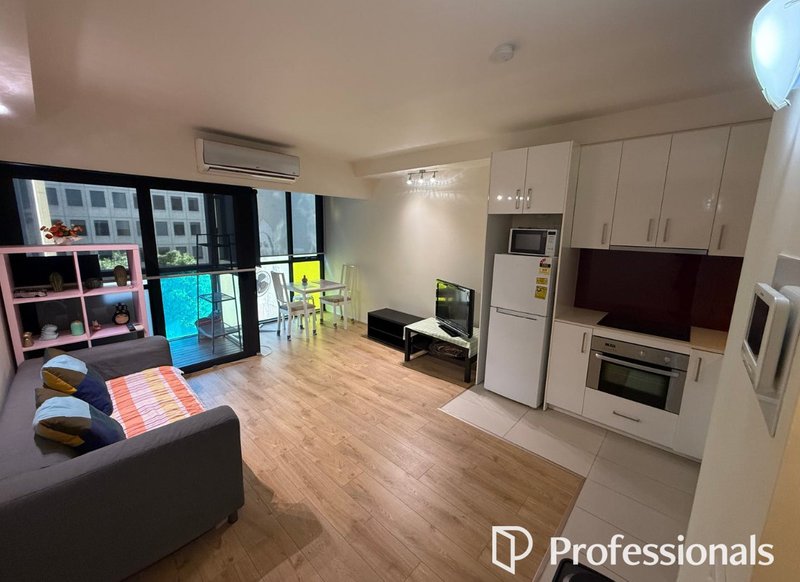 Photo - 505/18 Russell Place, Melbourne VIC 3000 - Image 1