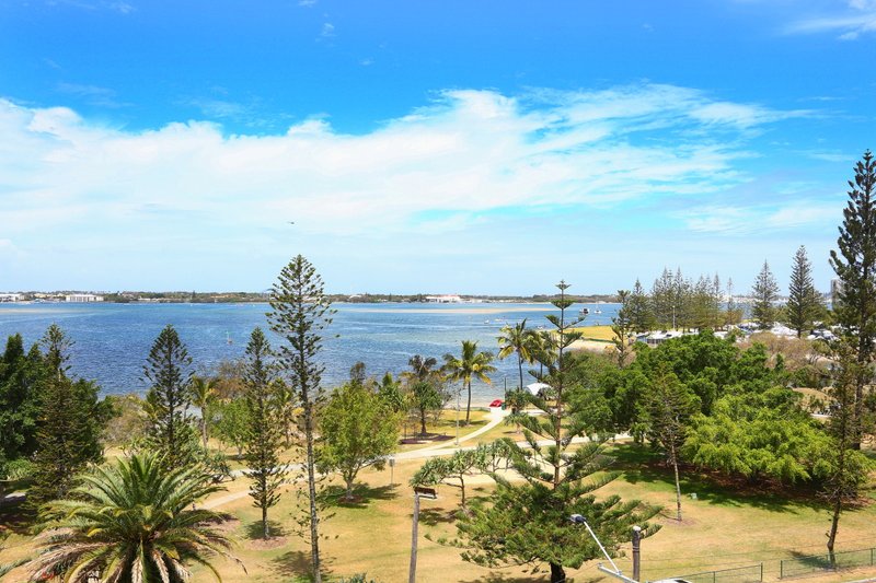 Photo - 505/182 Marine Parade, Labrador QLD 4215 - Image 2