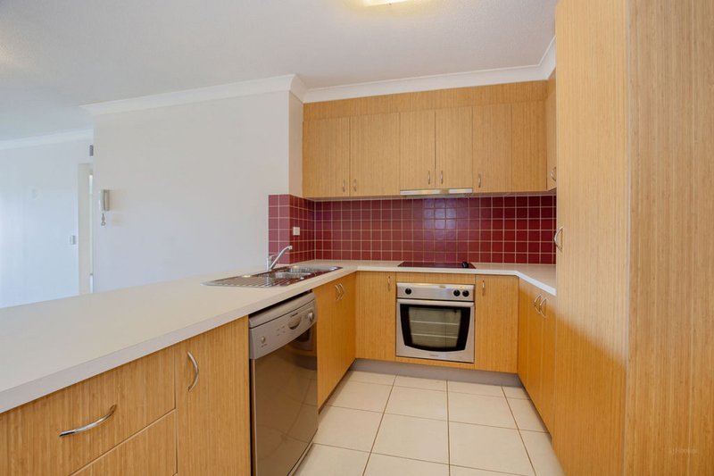 Photo - 505/33 Clark Street, Biggera Waters QLD 4216 - Image 6