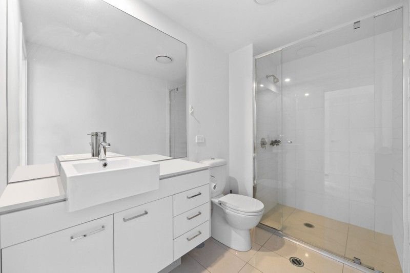 Photo - 505/47 Nundah Street, Nundah QLD 4012 - Image 6