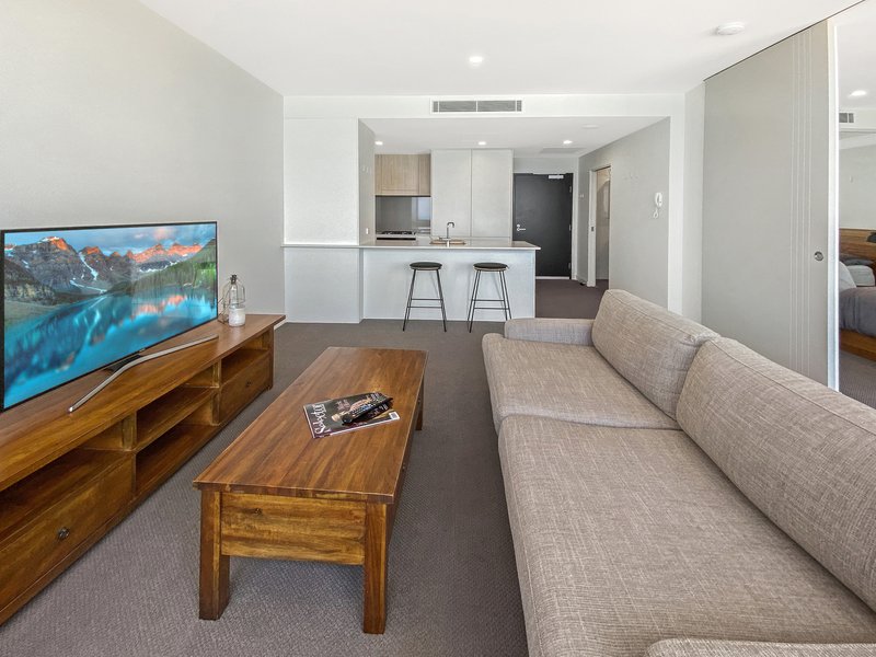 Photo - 505/77 Shortland Esplanade, Newcastle NSW 2300 - Image 5