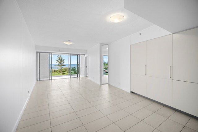 Photo - 506/3 Mclean Street, Coolangatta QLD 4225 - Image 13