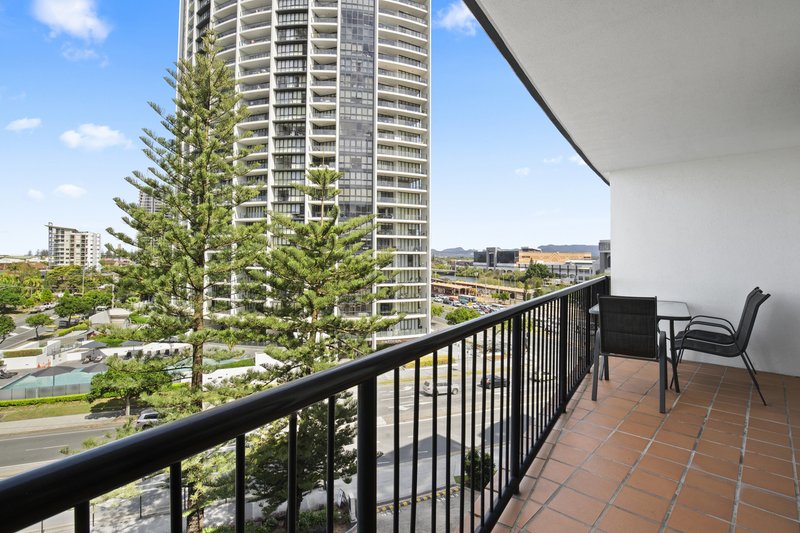 Photo - 506/30-34 Surf Parade, Broadbeach QLD 4218 - Image 9