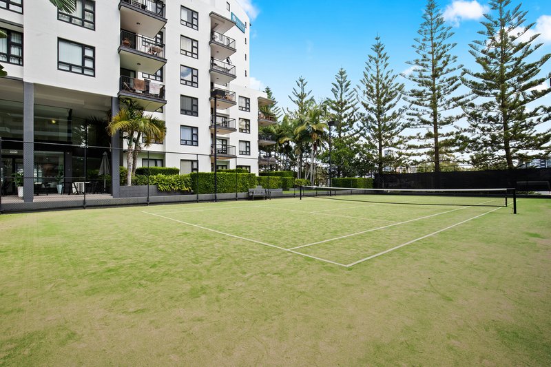 Photo - 506/30-34 Surf Parade, Broadbeach QLD 4218 - Image 11