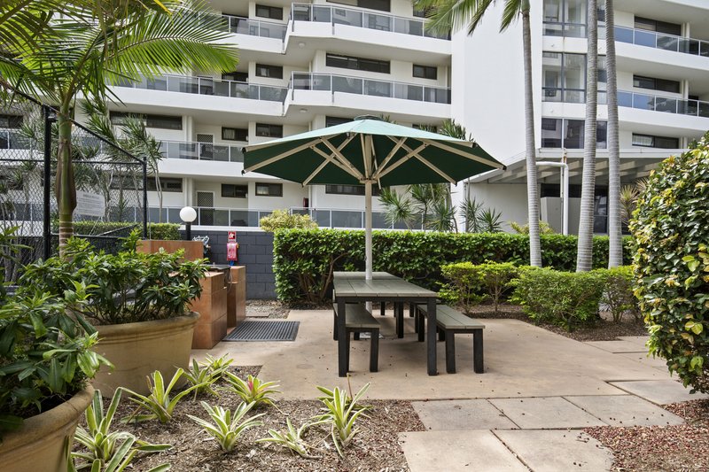 Photo - 506/30-34 Surf Parade, Broadbeach QLD 4218 - Image 15