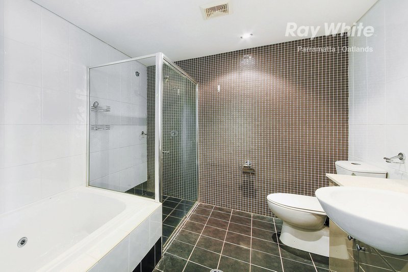 Photo - 506/31-37 Hassall Street, Parramatta NSW 2150 - Image 5
