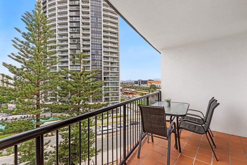 Photo - 506/32 Surf Parade , Broadbeach Waters QLD 4218 - Image 2
