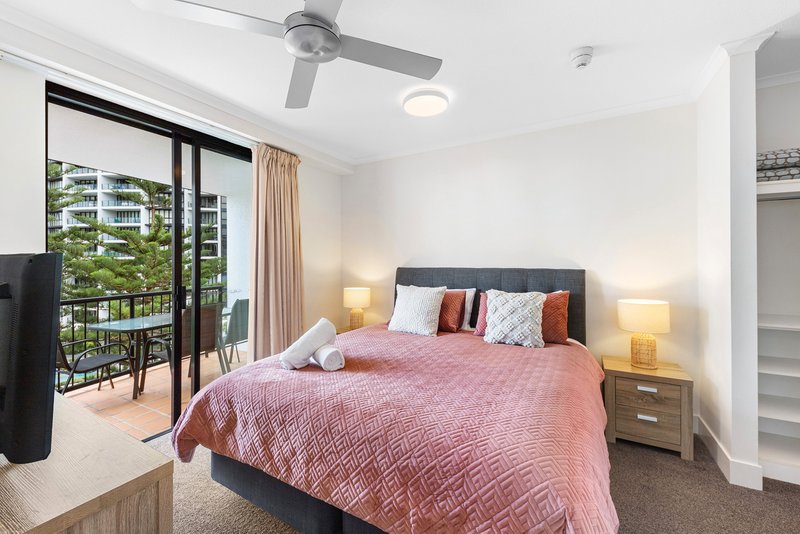 Photo - 506/32 Surf Parade , Broadbeach Waters QLD 4218 - Image 9