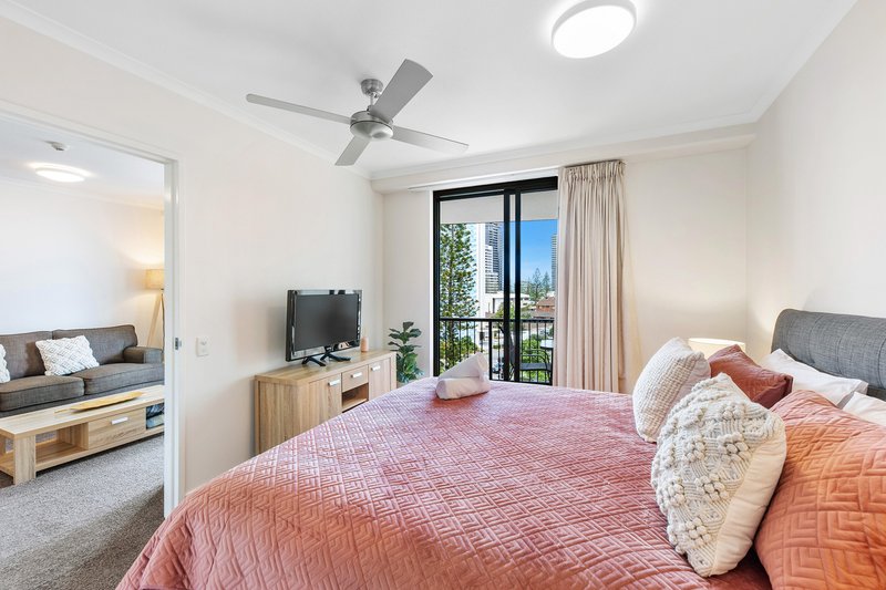 Photo - 506/32 Surf Parade , Broadbeach Waters QLD 4218 - Image 10