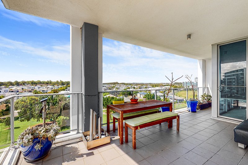 Photo - 506/41 Harbour Town Drive, Biggera Waters QLD 4216 - Image 4
