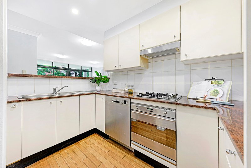 Photo - 507/10 Freeman Road, Chatswood NSW 2067 - Image 5