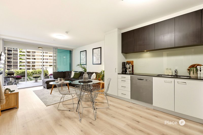 Photo - 507/30 Festival Place, Newstead QLD 4006 - Image 1