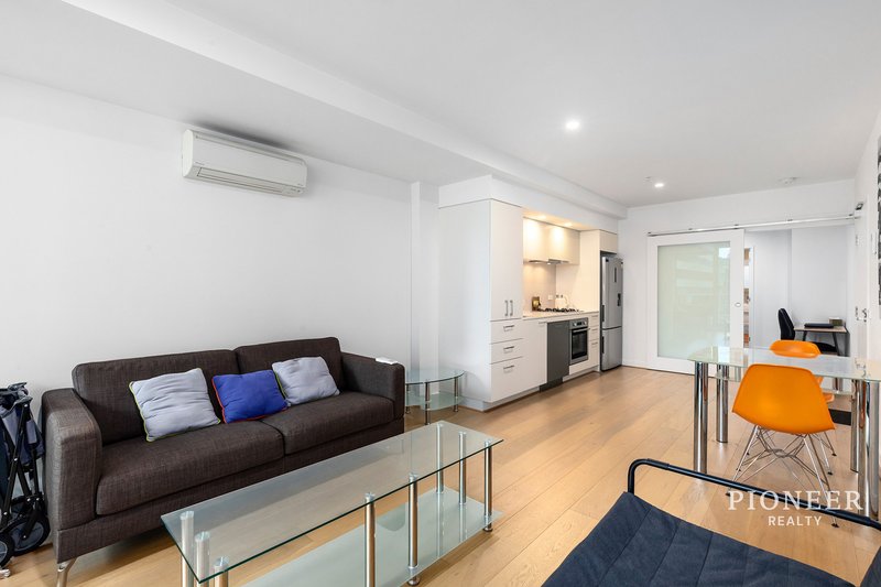 Photo - 507/36 La Trobe Street, Melbourne VIC 3000 - Image 3