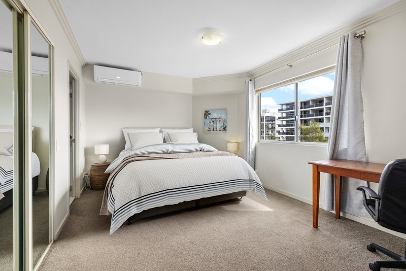 Photo - 507/89 Landsborough Avenue, Scarborough QLD 4020 - Image 12