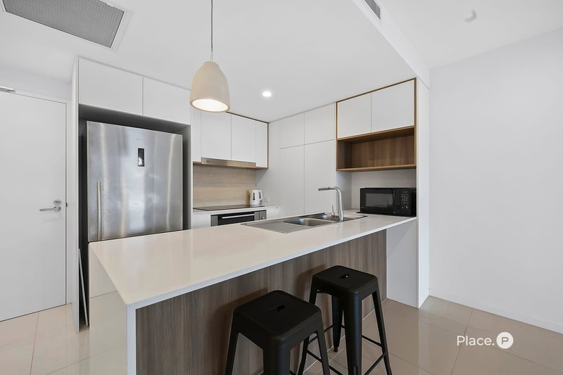 Photo - 508/100 Holdsworth Street, Coorparoo QLD 4151 - Image 4
