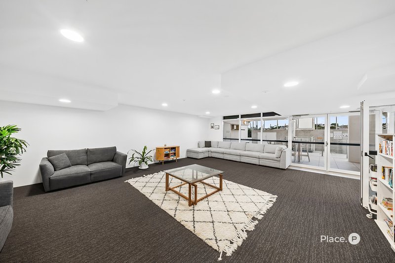 Photo - 508/100 Holdsworth Street, Coorparoo QLD 4151 - Image 17