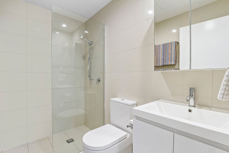 Photo - 508/15 Ethel Street, Chermside QLD 4032 - Image 11