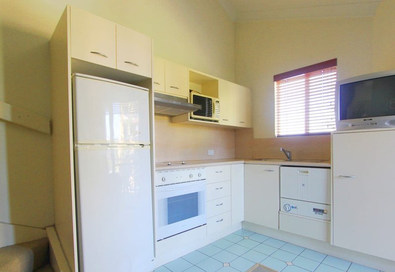Photo - 50/85 Deakin Street, Kangaroo Point QLD 4169 - Image 5