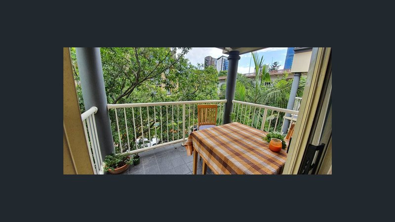 Photo - 50/85 Deakin Street, Kangaroo Point QLD 4169 - Image 6