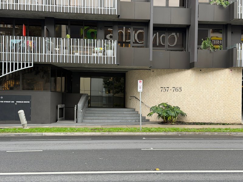 Photo - 508/757 Toorak Road, Hawthorn East VIC 3123 - Image 2
