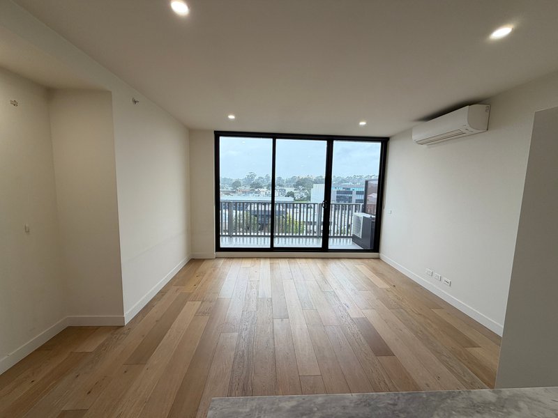 Photo - 508/757 Toorak Road, Hawthorn East VIC 3123 - Image 3