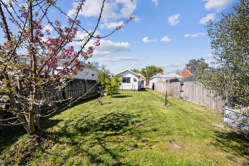 Photo - 509 Doveton Street North, Soldiers Hill VIC 3350 - Image 13