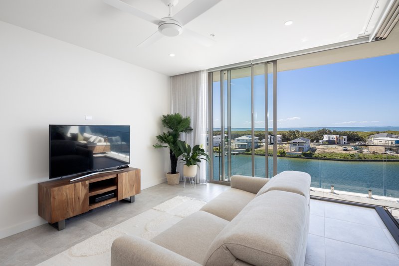 Photo - 509/15 Aqua Street, Newport QLD 4020 - Image 4