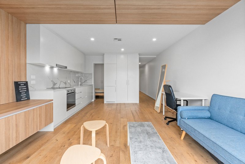 Photo - 509/32 Mort Street, Braddon ACT 2612 - Image 9