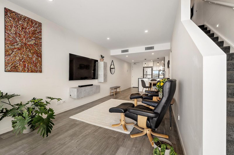 Photo - 509/8 Cape Street, Dickson ACT 2602 - Image 2