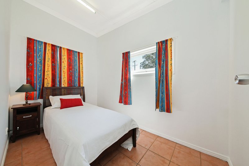 Photo - 50a Brisbane Street, Redbank QLD 4301 - Image 5