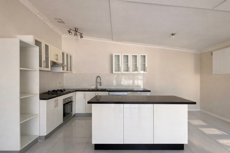 Photo - 51 & 51A Bougainville Road, Lethbridge Park NSW 2770 - Image 3