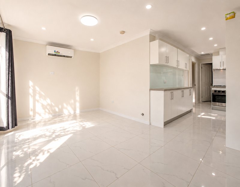 Photo - 51 & 51A Bougainville Road, Lethbridge Park NSW 2770 - Image 7