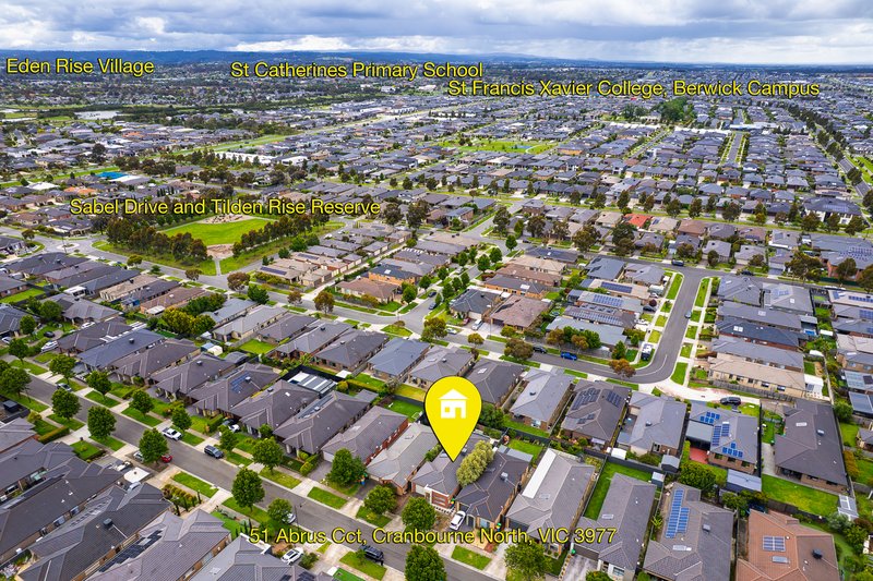 Photo - 51 Abrus Circuit, Cranbourne North VIC 3977 - Image 2