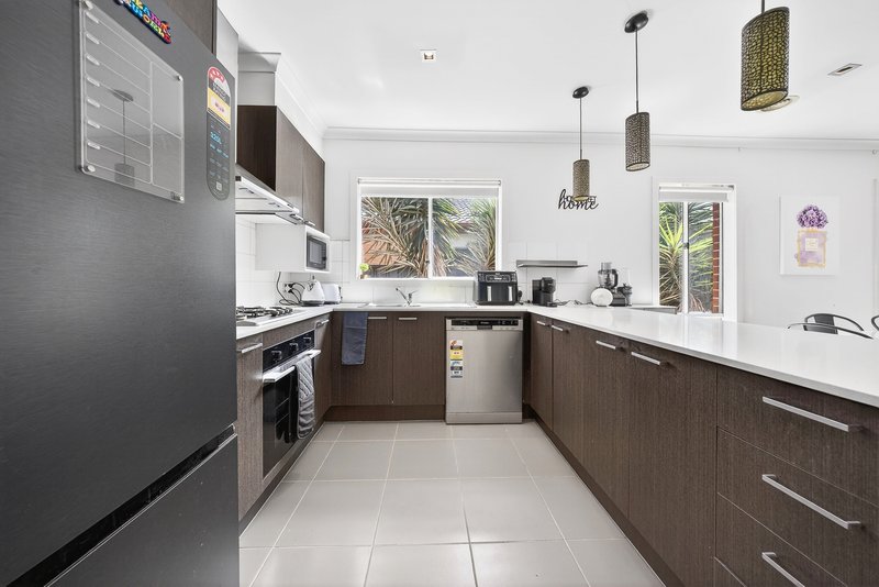 Photo - 51 Abrus Circuit, Cranbourne North VIC 3977 - Image 6