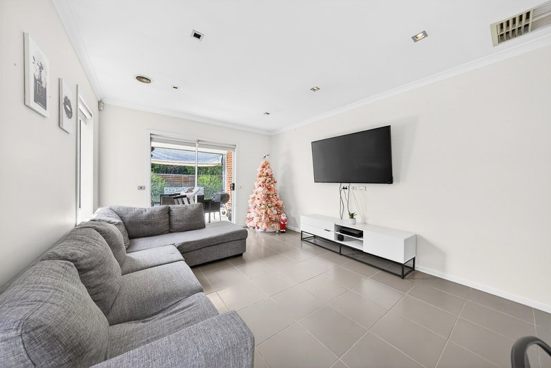 Photo - 51 Abrus Circuit, Cranbourne North VIC 3977 - Image 12