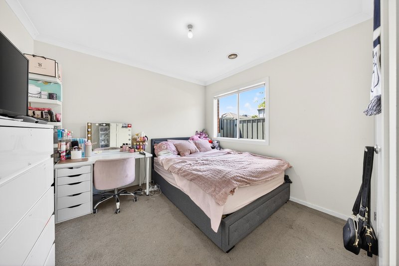 Photo - 51 Abrus Circuit, Cranbourne North VIC 3977 - Image 16