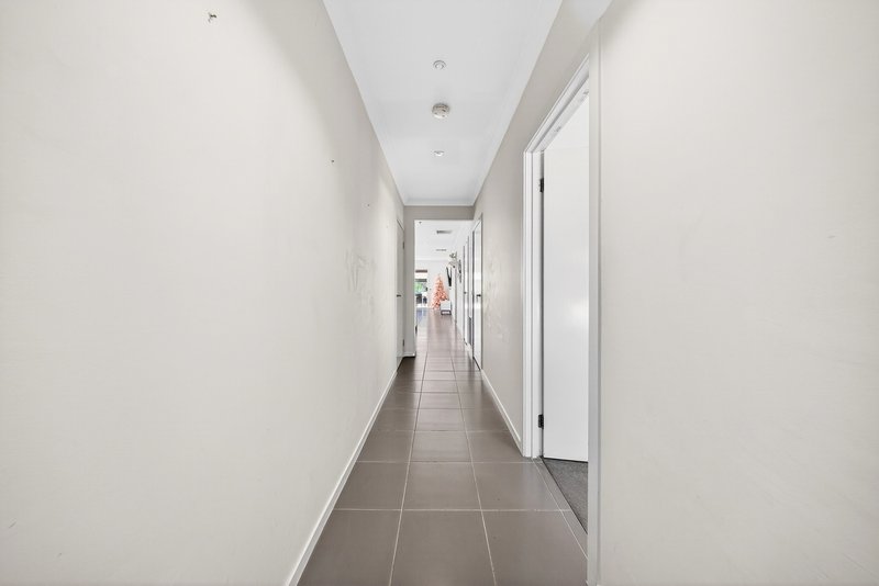 Photo - 51 Abrus Circuit, Cranbourne North VIC 3977 - Image 18