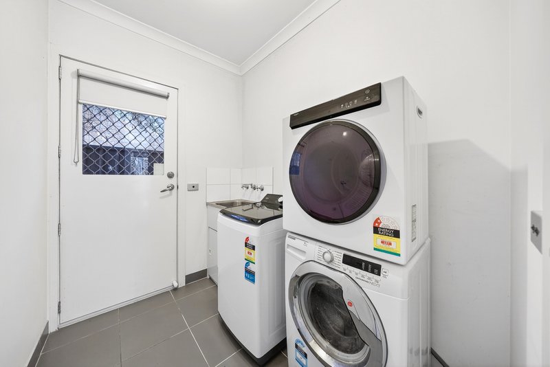 Photo - 51 Abrus Circuit, Cranbourne North VIC 3977 - Image 19