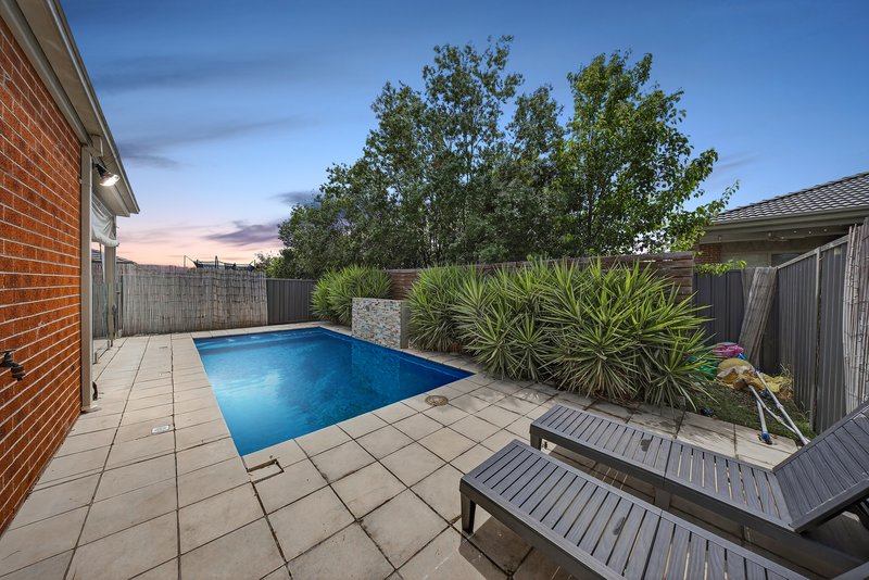 Photo - 51 Abrus Circuit, Cranbourne North VIC 3977 - Image 25