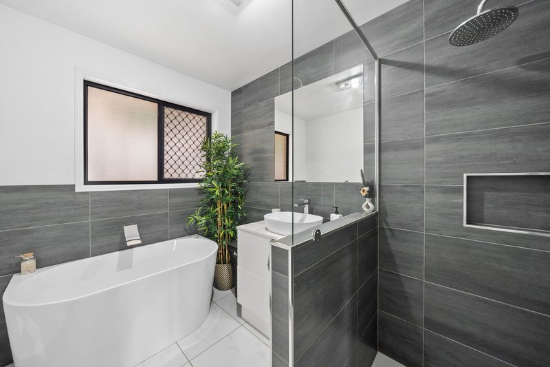 Photo - 51 Andromeda Avenue, Tanah Merah QLD 4128 - Image 10