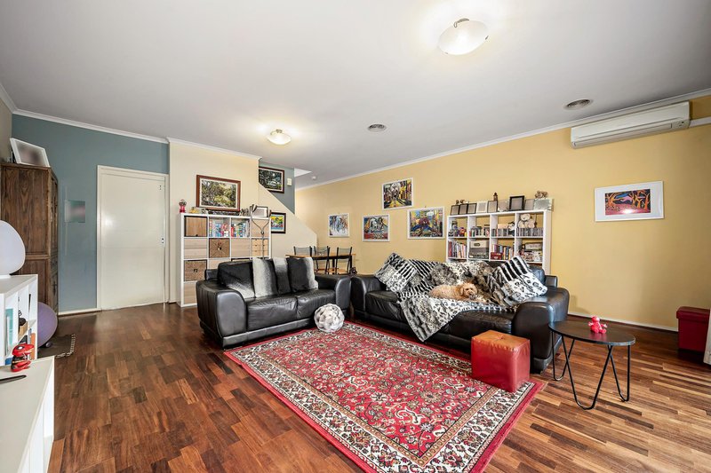 Photo - 51 Anthony Rolfe Avenue, Gungahlin ACT 2912 - Image 7