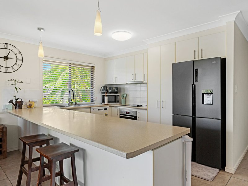 Photo - 51 Antonson Crescent, Mudgeeraba QLD 4213 - Image 2