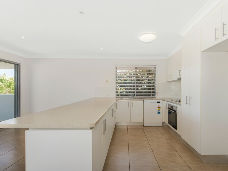 Photo - 51 Antonson Crescent, Mudgeeraba QLD 4213 - Image 2