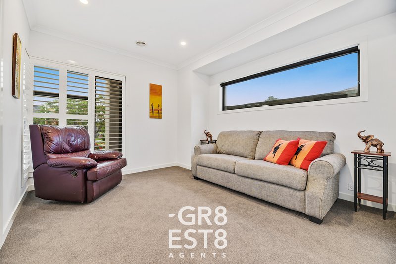 Photo - 51 Aquatic Drive, Cranbourne West VIC 3977 - Image 15