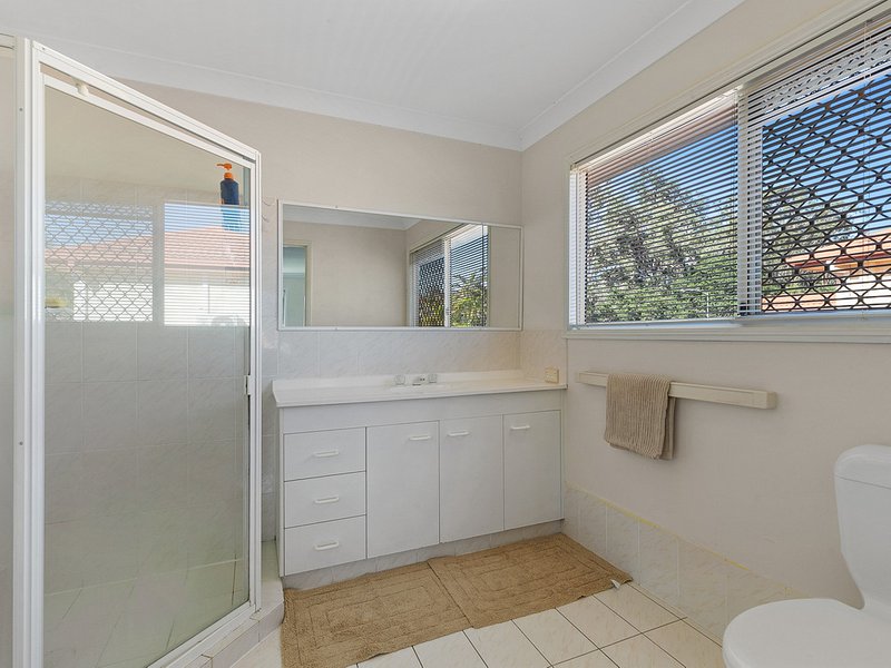 Photo - 51 Banika Street, Mansfield QLD 4122 - Image 10