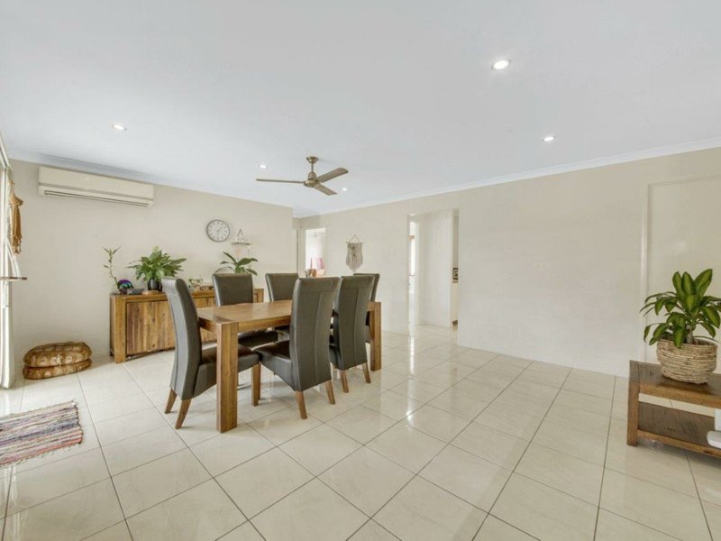 Photo - 51 Bauhinia Street, Boyne Island QLD 4680 - Image 4